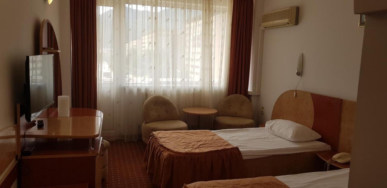 Grand Hotel Ceahlau Piatra Neamt Luaran gambar